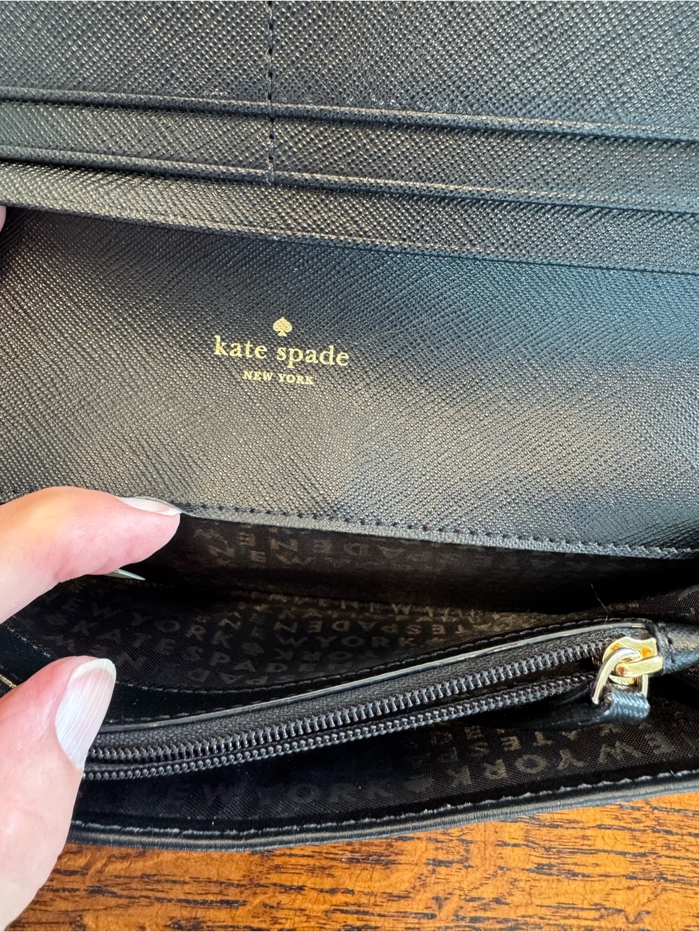 Kate Spade Baldwin Street Nisha Leather Bow Wallet EUC - Picture 6 of 9